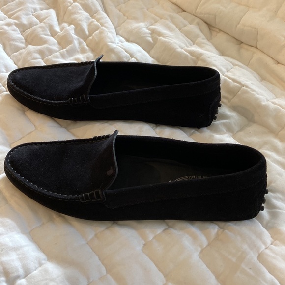 Tod’s black Suede Loafers! Amazing condition, *would fit a size 9* - Picture 4 of 10